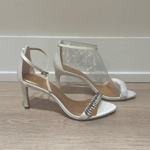 Ted Baker Saralia Strappy Satin Heel White Ivory Women’s 7 with Jewel Detail - Picture 2 of 8